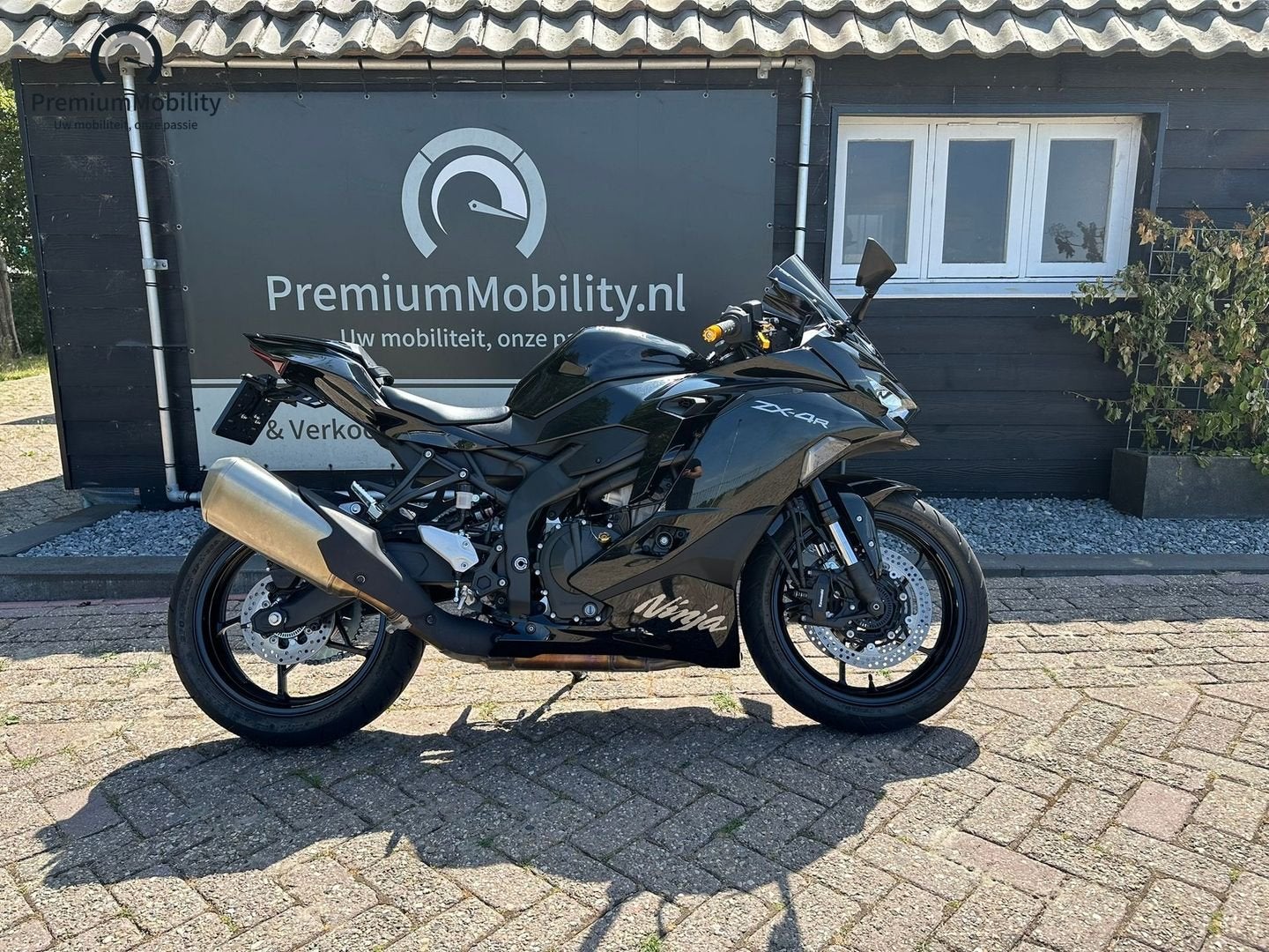 KAWASAKI NINJA ZX-4R (BJ 2025 / 1749 KM), Motoren, 4 cilinders, Motorrijbewijs A, Bedrijf, Onbekend