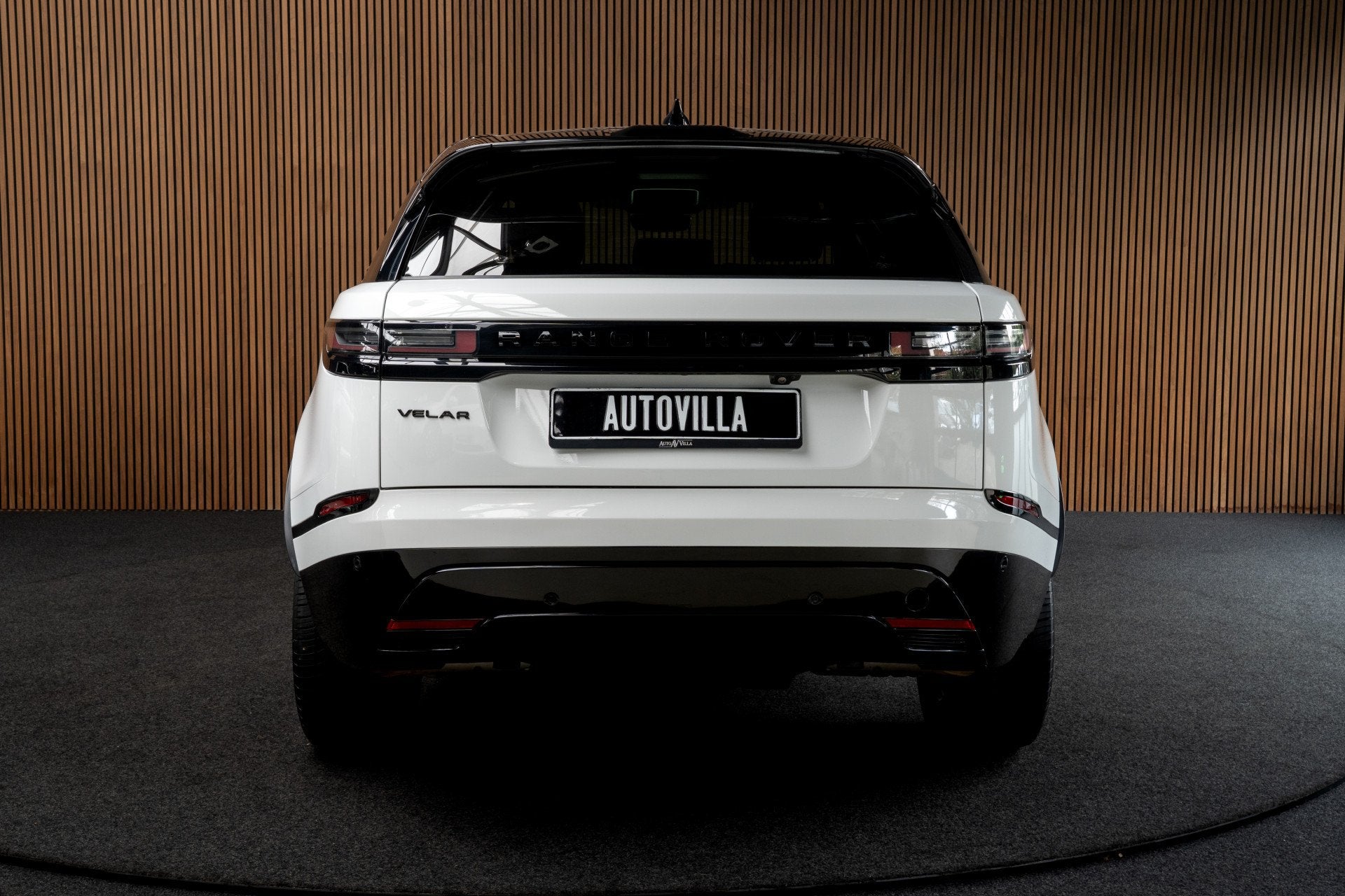 Land Rover Range Rover Velar 2.0 P400 e AWD Dynamic SE PHEV, Auto's, Automaat, Dealer onderhouden, Gebruikt, Zwart
