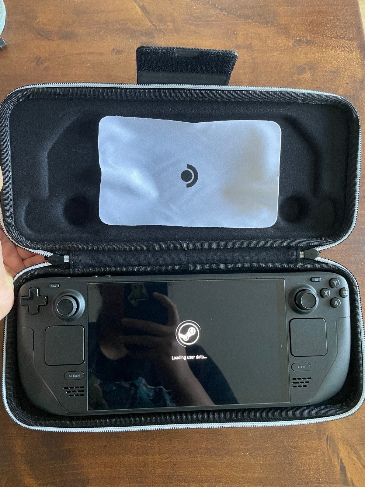 Foto 6 van Steam Deck OLED 1TB met travel case