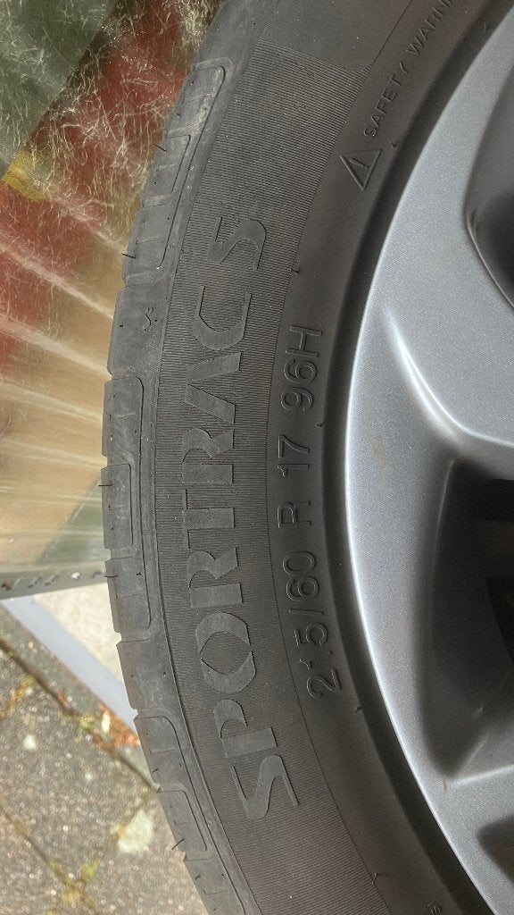 Zomerbanden met originele Hyundai Tucson velgen, Auto-onderdelen, Banden en Velgen, Ophalen, Banden en Velgen, 17 inch, Personenwagen