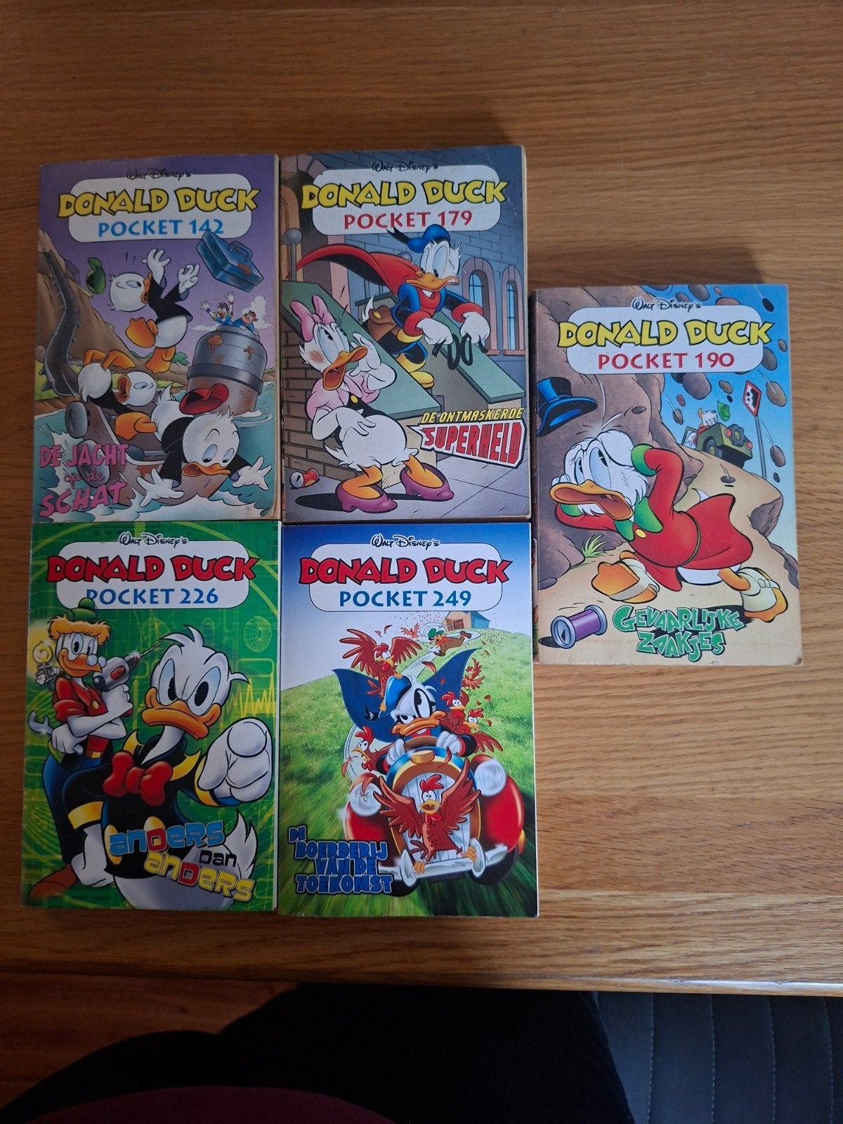 Donald Duck pocket 5x, Meerdere comics, Ophalen of Verzenden, Zo goed als nieuw, Europa