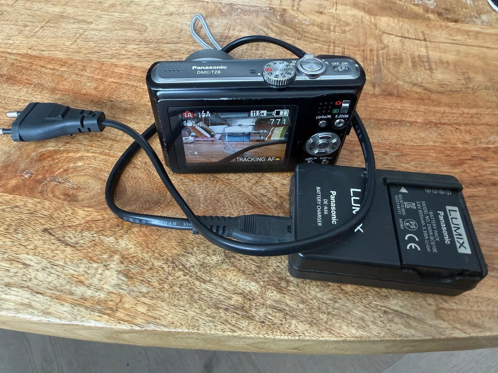 Panasonic Lumix DMC-TZ8 Compactcamera met Oplader, Audio, Tv en Foto, Gebruikt, Panasonic, Beeldstabilisatie, Ophalen of Verzenden