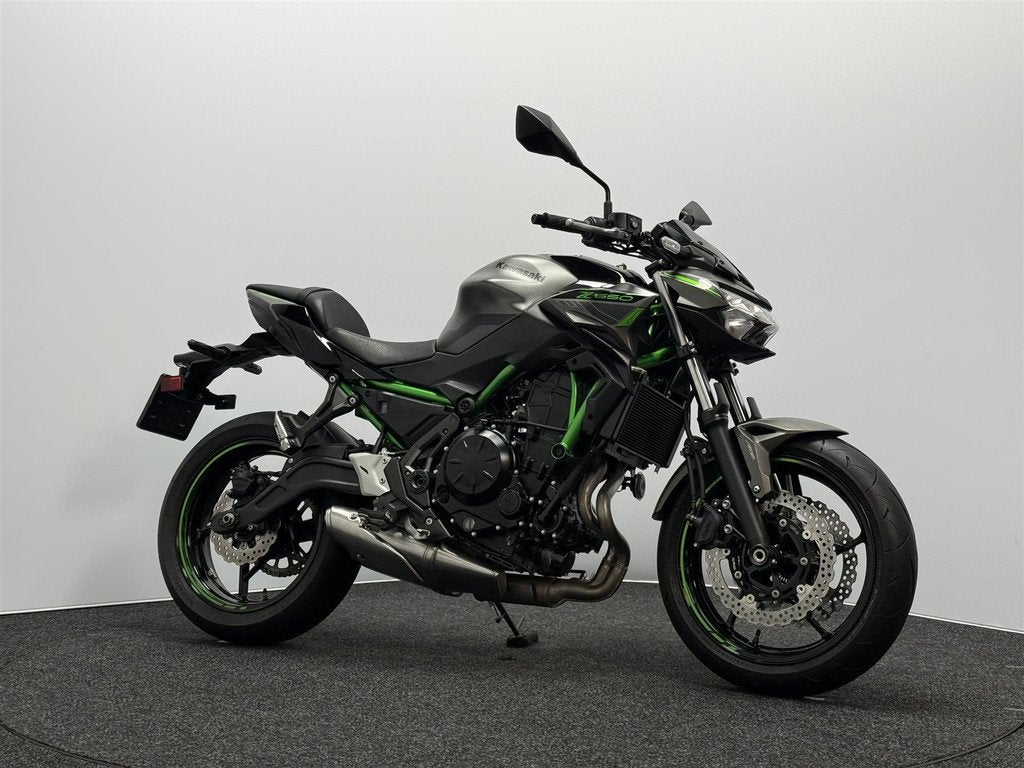 Kawasaki Z650 ABS, Motoren, Motoren | Kawasaki, 649 cc, Bedrijf, 12 t/m 35 kW, Traction Control