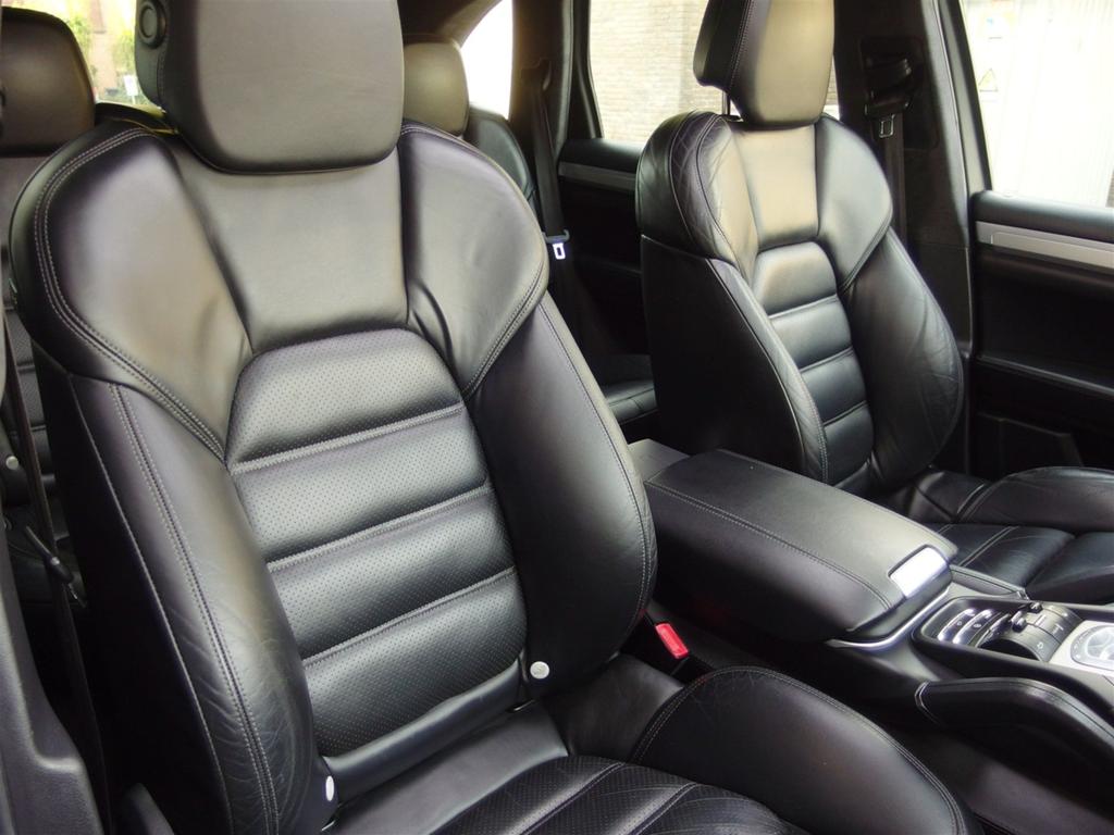 Porsche Cayenne Turbo 4.8L 2011 Zeer mooi / Prijs = incl. BT, Auto's, Automaat, Cayenne, 496 pk, Zwart