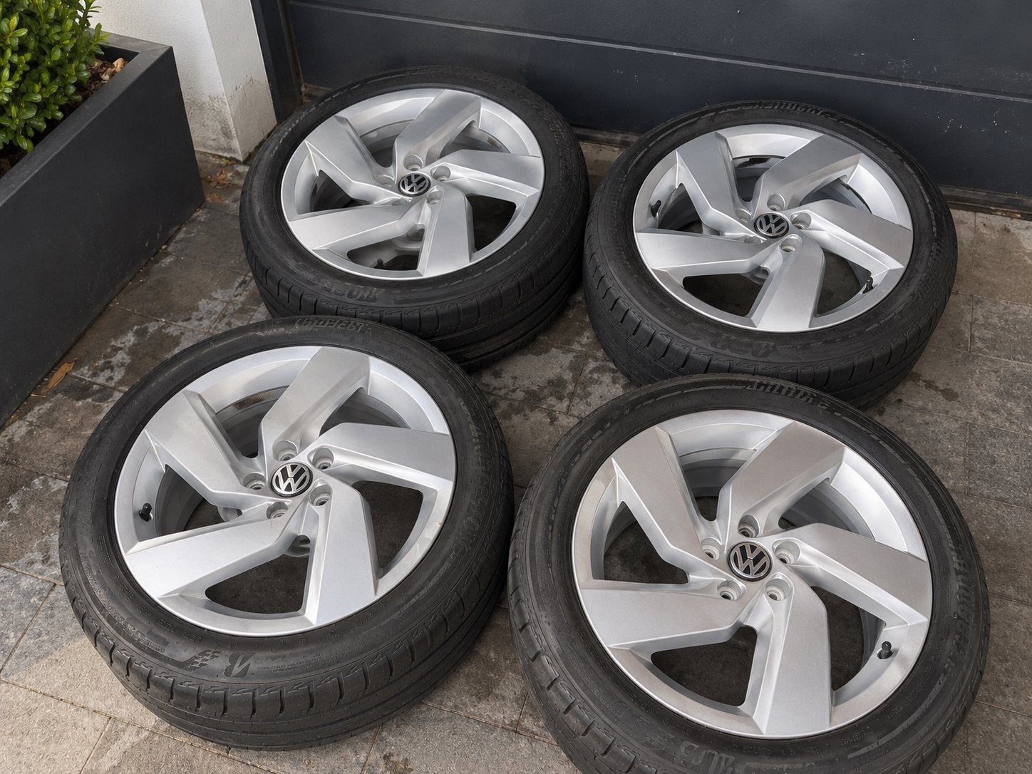 Volkswagen GTI velgen + bridgestone banden, Ophalen, 17 inch, Zomerbanden