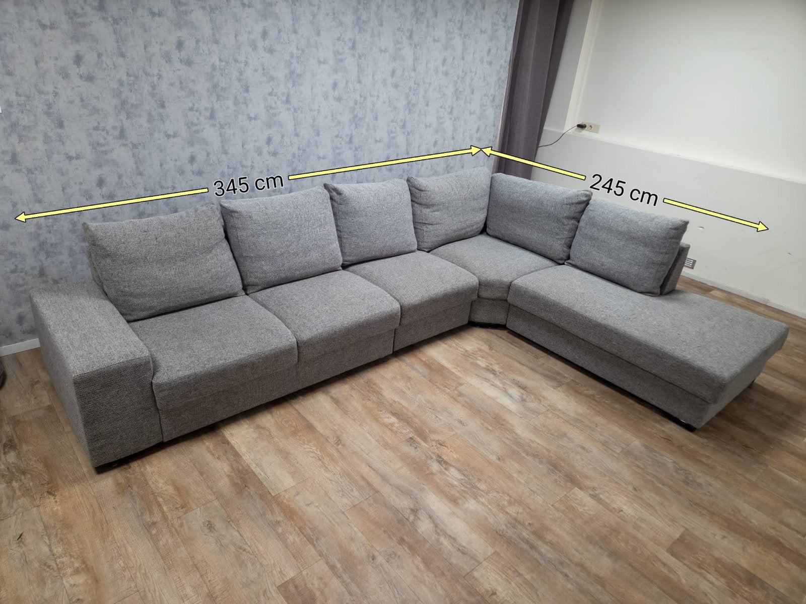 Grijze hoekbank met chaise longue - Zo goed als nieuw, Hoekbank, 300 cm of meer, Ophalen of Verzenden, Zo goed als nieuw