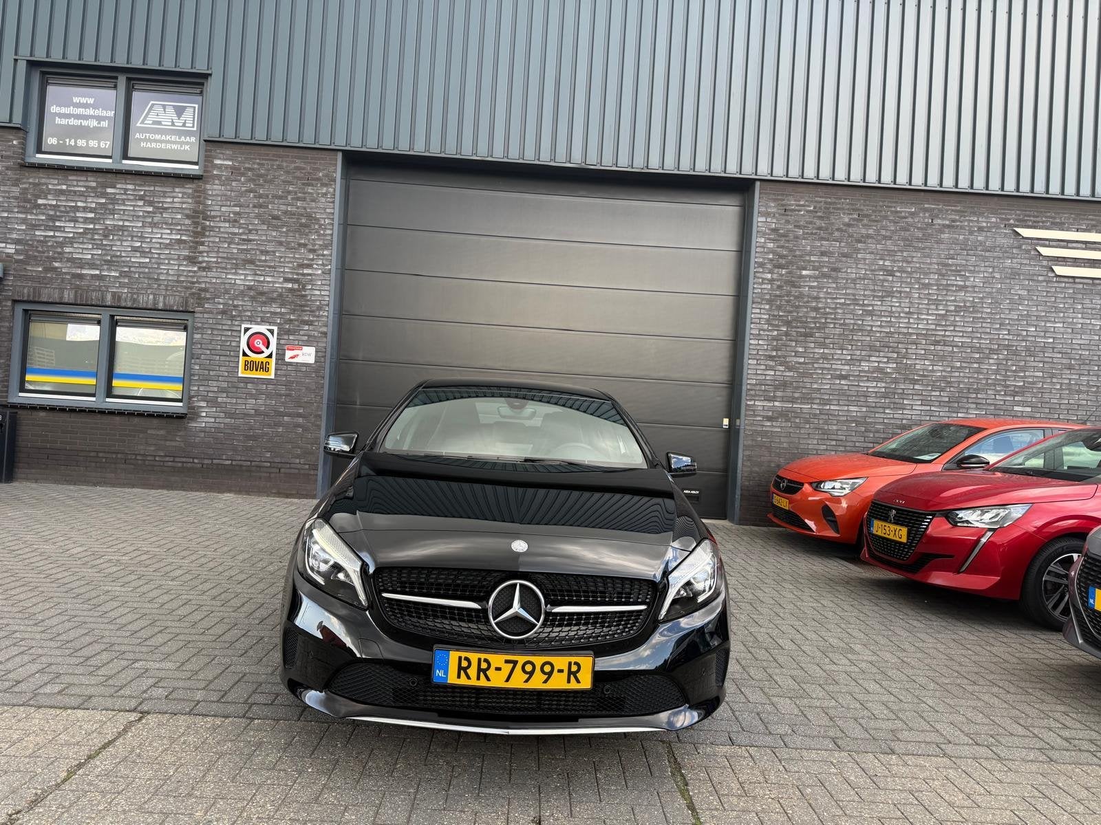 Mercedes-Benz A-klasse 180 Business Solution | 1E EIGENAAR |, Auto's, Voorwielaandrijving, Gebruikt, 4 cilinders, Leder en Stof