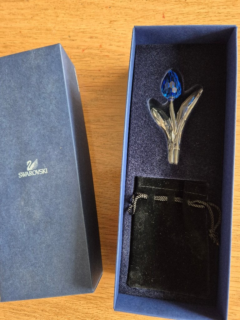 Te koop Swarovski blauwe tulp, Verzamelen, Swarovski, Ophalen of Verzenden, Zo goed als nieuw, Figuurtje