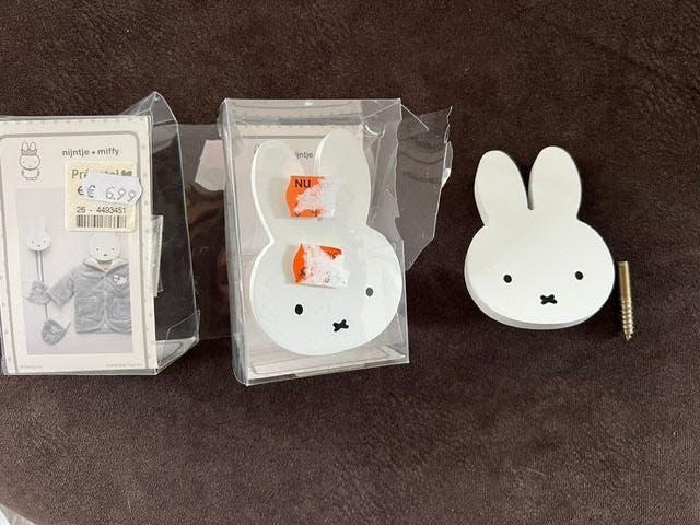 Nijntje knopjes haakjes kapstokje, Kinderen en Baby's, Kinderkamer | Inrichting en Decoratie, Ophalen of Verzenden, Nieuw, Kapstokje
