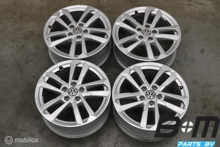 ORIGINEEL! 17 inch velgen VW Golf / Caddy! 8Y0601025L, Gebruikt, Velg(en), 17 inch, Personenwagen