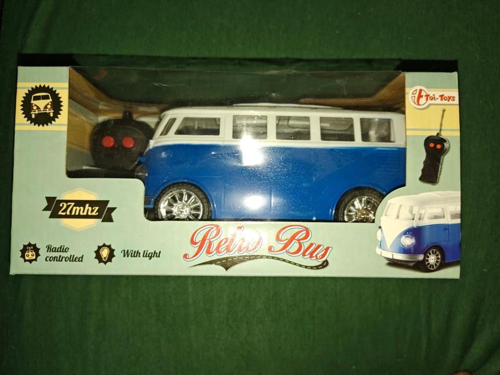 Bestuurbare blauwe "Volkswagen" bus NIEUW, Hobby en Vrije tijd, Modelbouw | Radiografisch | Auto's, Nieuw, Auto onroad, Overige schalen
