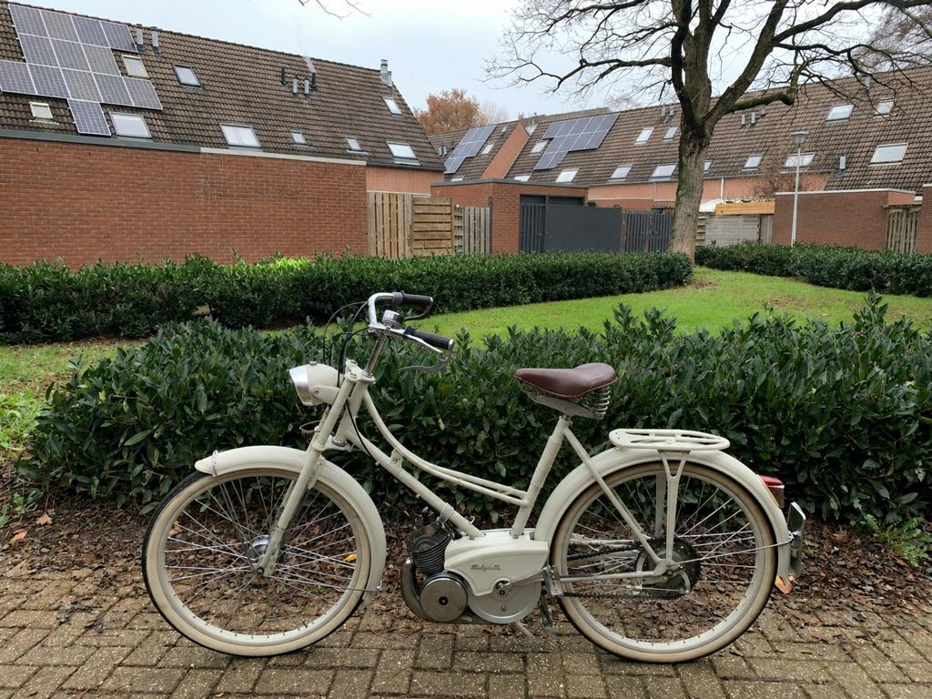 Mobylette av3 1953 (waarde peiling wordt niet verkocht), Fietsen en Brommers, Brommeronderdelen | Oldtimers, Ophalen