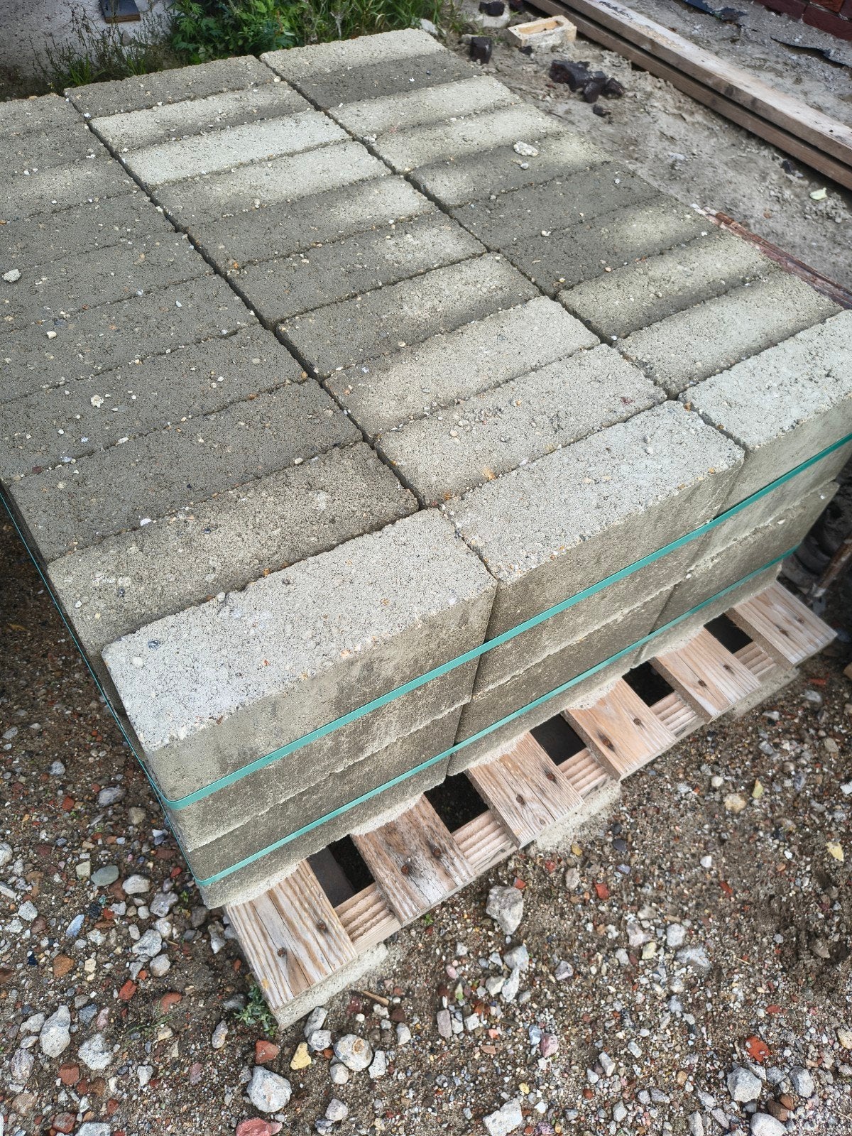 Nieuw: 107 stuks betonstenen 20x30x10 cm, Ophalen, Nieuw