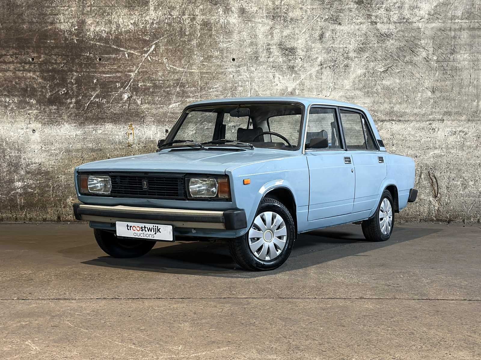 Lada 2105 1987 -Schuurvondst-, Gebruikt, Bedrijf, Handgeschakeld, Sedan