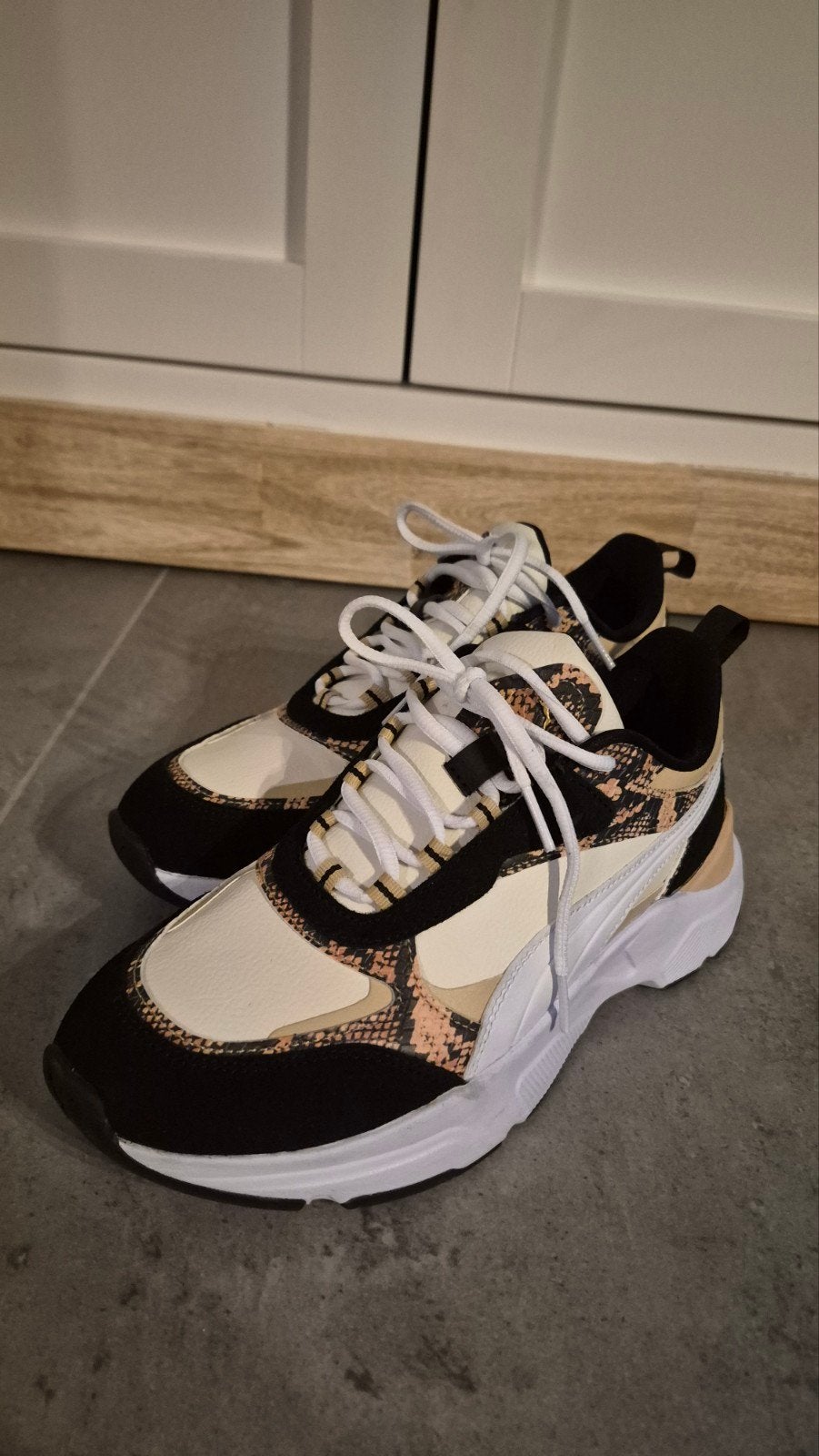 Puma sneakers maat 38 - Zo goed als nieuw, Puma, Zwart, Ophalen of Verzenden, Sneakers of Gympen