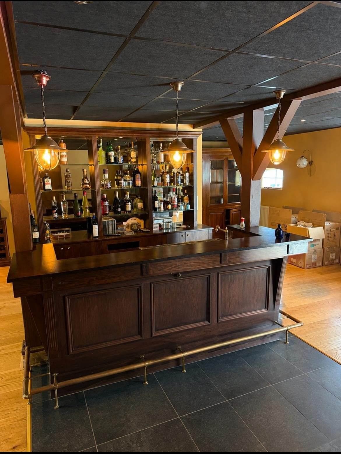 Prachtige houten bar met achterkast inclusief koelingen, Ophalen, Zo goed als nieuw
