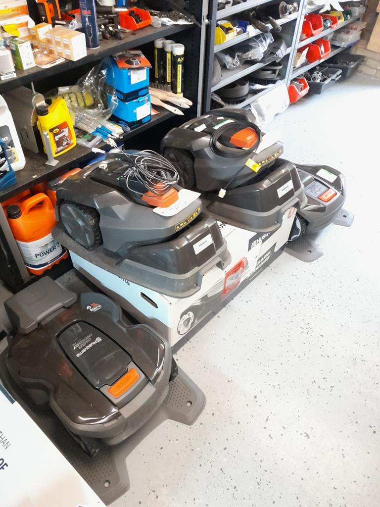 Nog enkele gebruikte robotmaaiers., Tuin en Terras, Ophalen of Verzenden