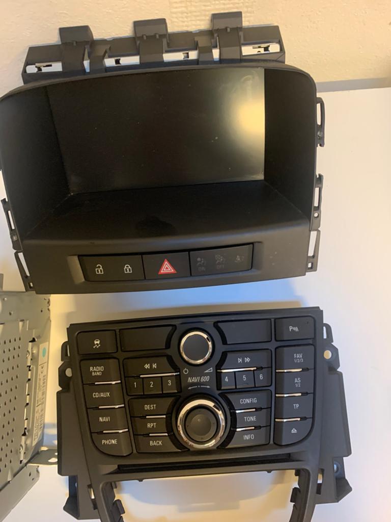 Originele opel radio / navigatie etc . Komt uit astra 2012, Ophalen of Verzenden