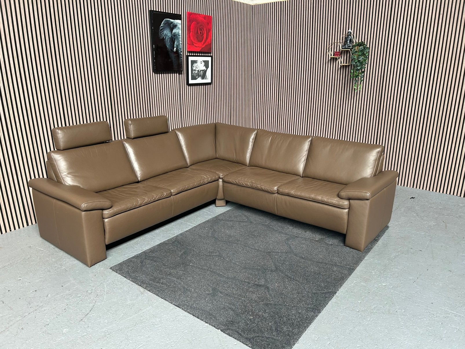 GRATIS LEVERING Hoekbank Leer Bruin 256X253 GEREINIGD, 250 tot 300 cm, Leer slaapbank, Hoekbank, Leer