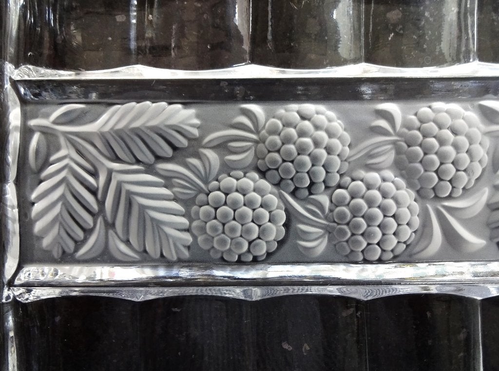 Vintage Frans glazen cakeschaal: intaglio bramen motief, Ophalen of Verzenden