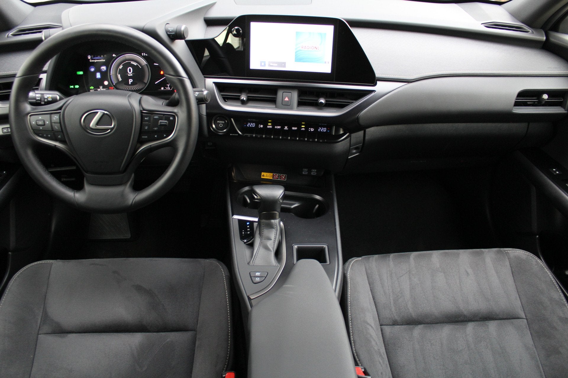 Lexus UX 250h | Achteruitrijcamera | Keyless entry/start | C, Stof, Gebruikt, 4 cilinders, Met garantie (alle)