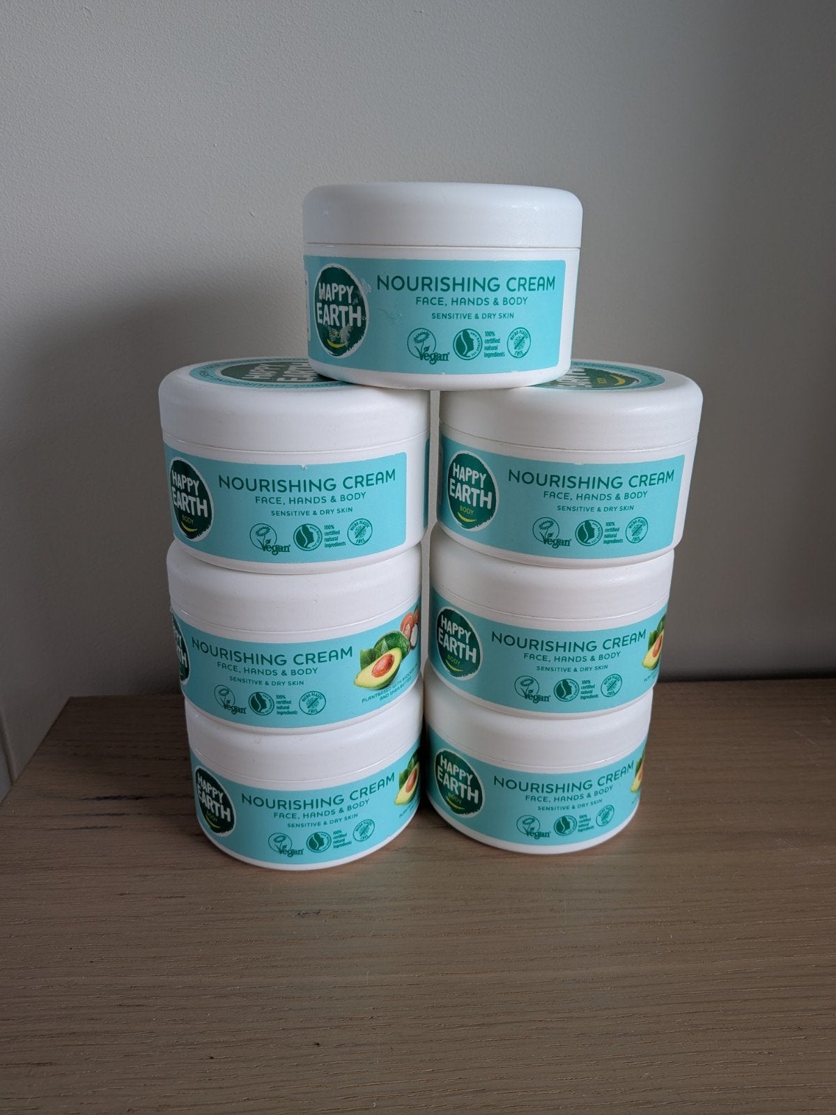 Happy Earth voor gevoelige en droge huid nieuw (7 x 200 ml), Ophalen of Verzenden, Nieuw, Bodylotion, Crème of Olie