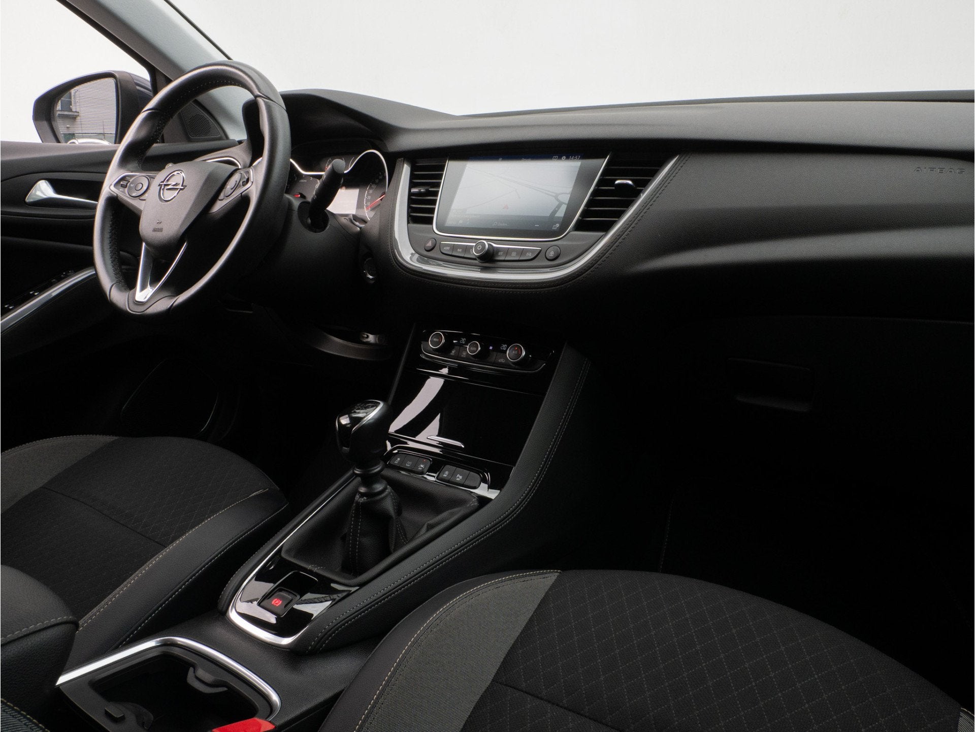 Opel Grandland X 1.2 Turbo 130pk Innovation Trekhaak/ Camera, Stof, Gebruikt, 1199 cc, Met garantie (alle)