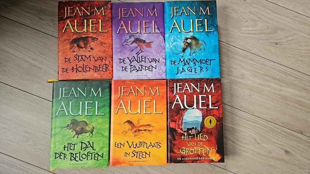 Jean M. Auel - serie de Aardkinderen -  deel 1 tm 6. Z.g.a.n, Boeken, Ophalen of Verzenden, Zo goed als nieuw, Jean M. Auel