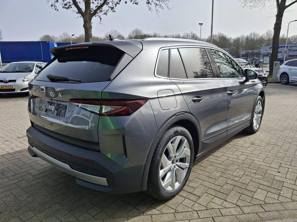 Skoda Elroq 60 Business Edition Tour 204 PK | Automaat | 17%, Auto's, Skoda, Automaat, Achterwielaandrijving, Zwart, Leder en Stof