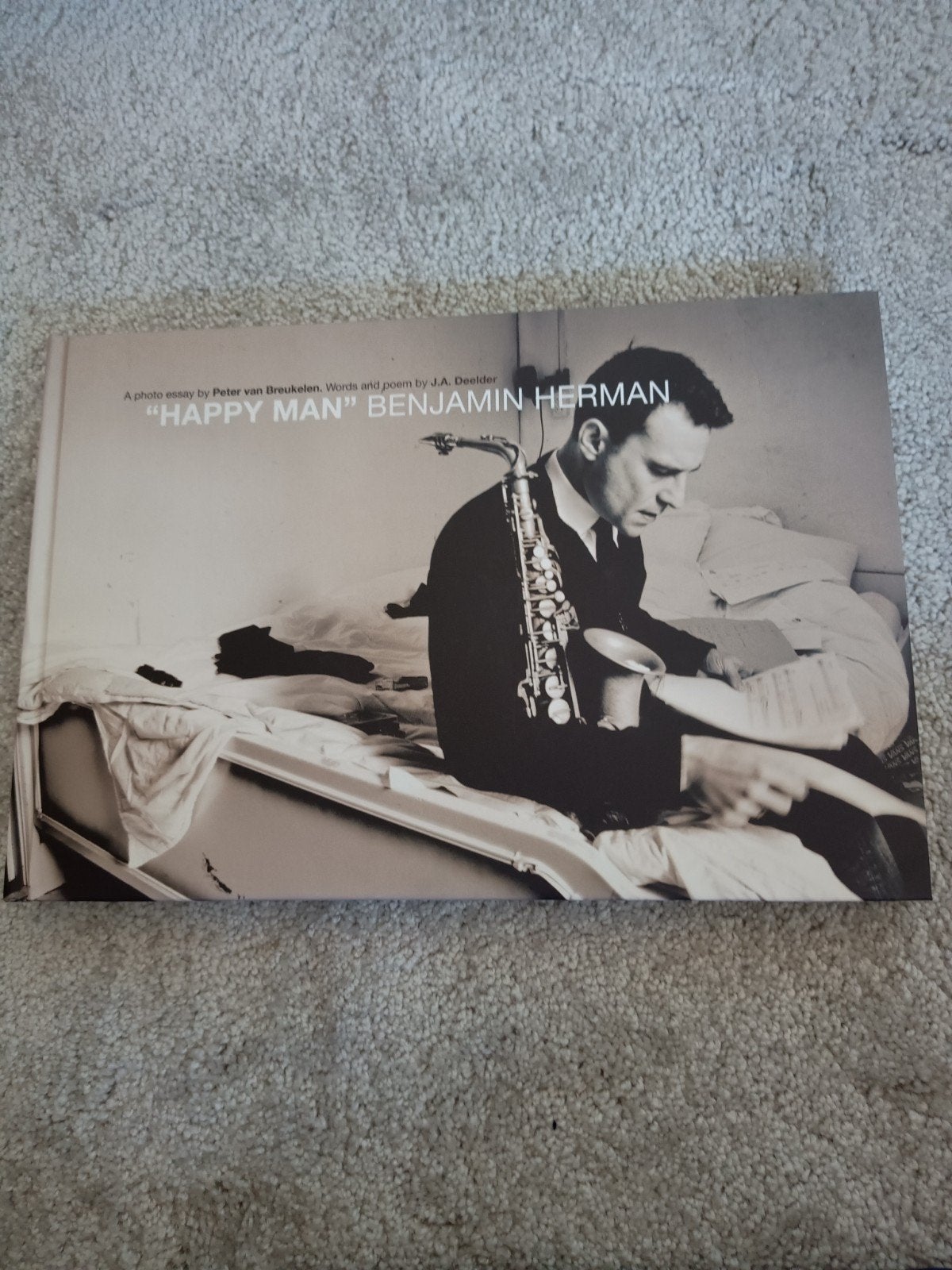 Happy Man Benjamin Herman - Jazz fotografie en poëzie, Boeken, Verzenden, Zo goed als nieuw, Artiest, Peter van Breukelen, Jules Deelder