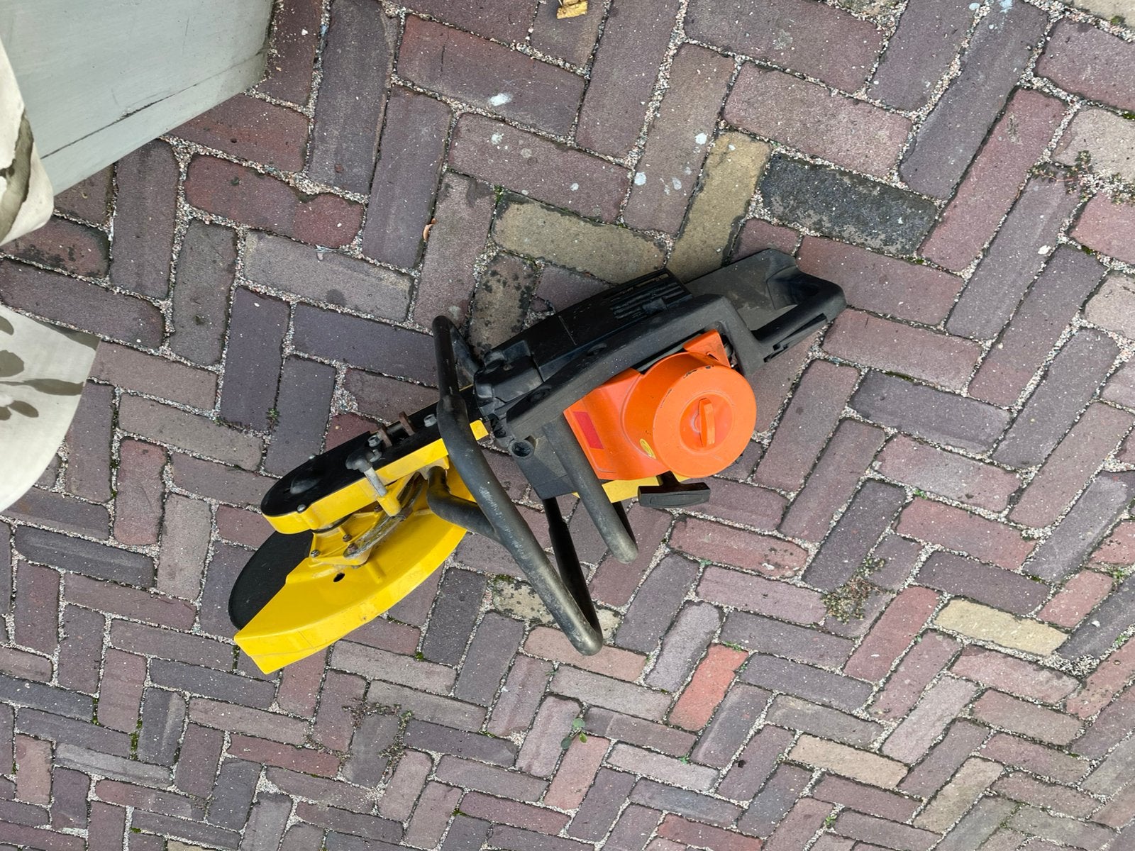 Te koop banden / steenzaag, Ophalen, Nieuw