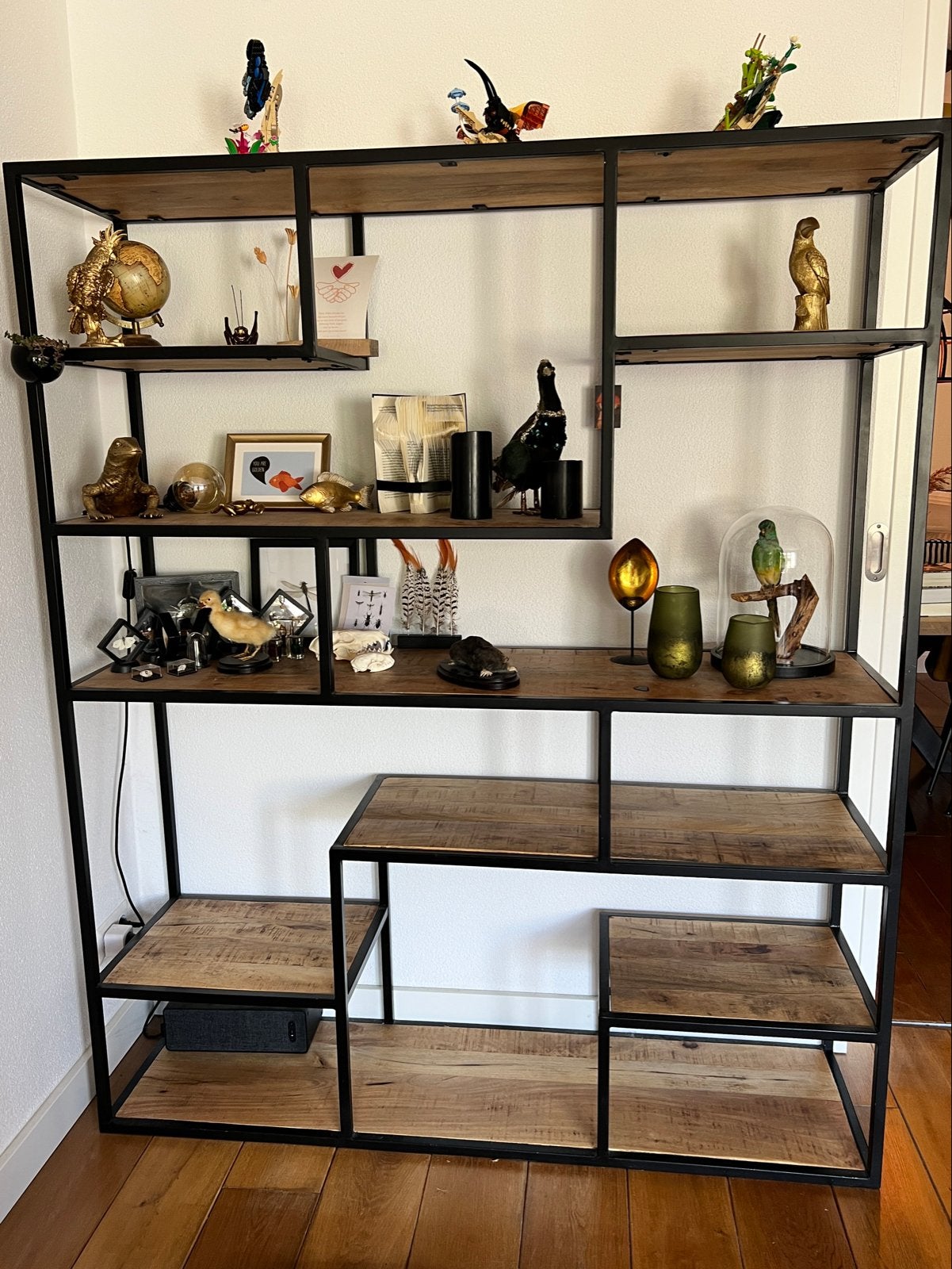 Industriële boekenkast/wandrek van mangohout en metaal, Huis en Inrichting, Ophalen, Met plank(en), 100 tot 150 cm, Zo goed als nieuw