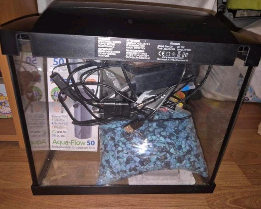 Aquarium 20 liter met toebehoren, Dieren en Toebehoren, Vis