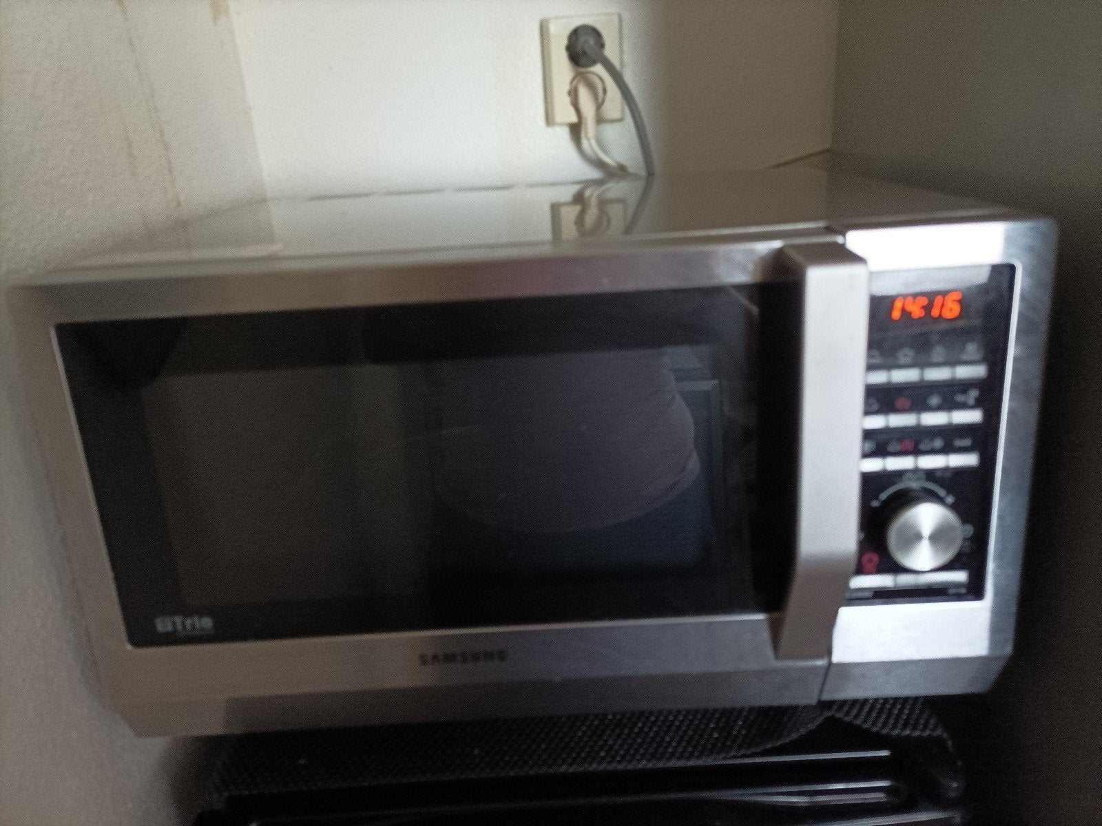 Samsung Combimagnetron CE117A - Zilver, Zo goed als nieuw, Ophalen, Combimagnetron, Grill, Zo goed als nieuw