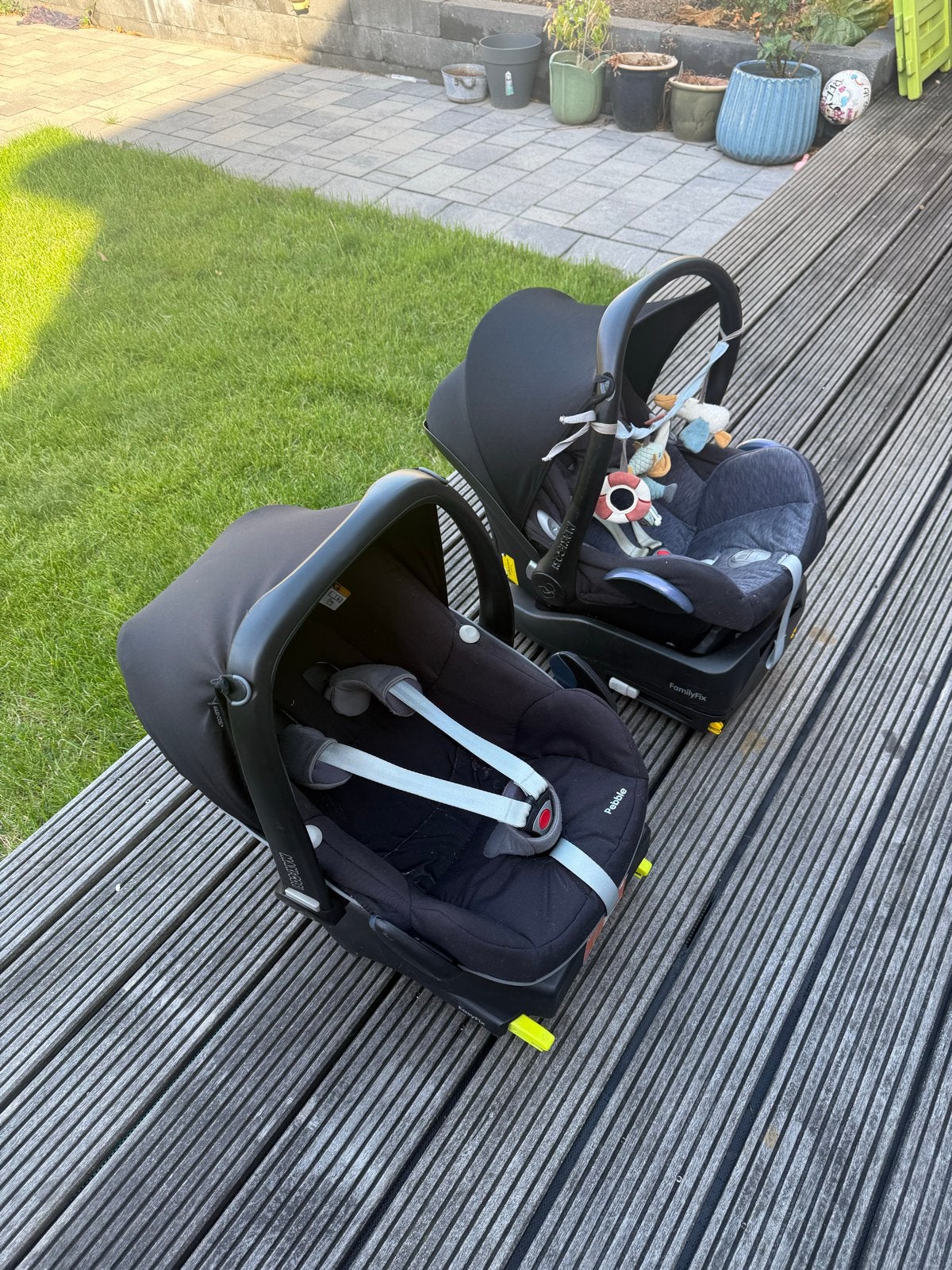 Maxi-Cosi autostoeltjes met FamilyFix en EasyFix base, Ophalen, Autogordel of Isofix, Zijbescherming, Zo goed als nieuw