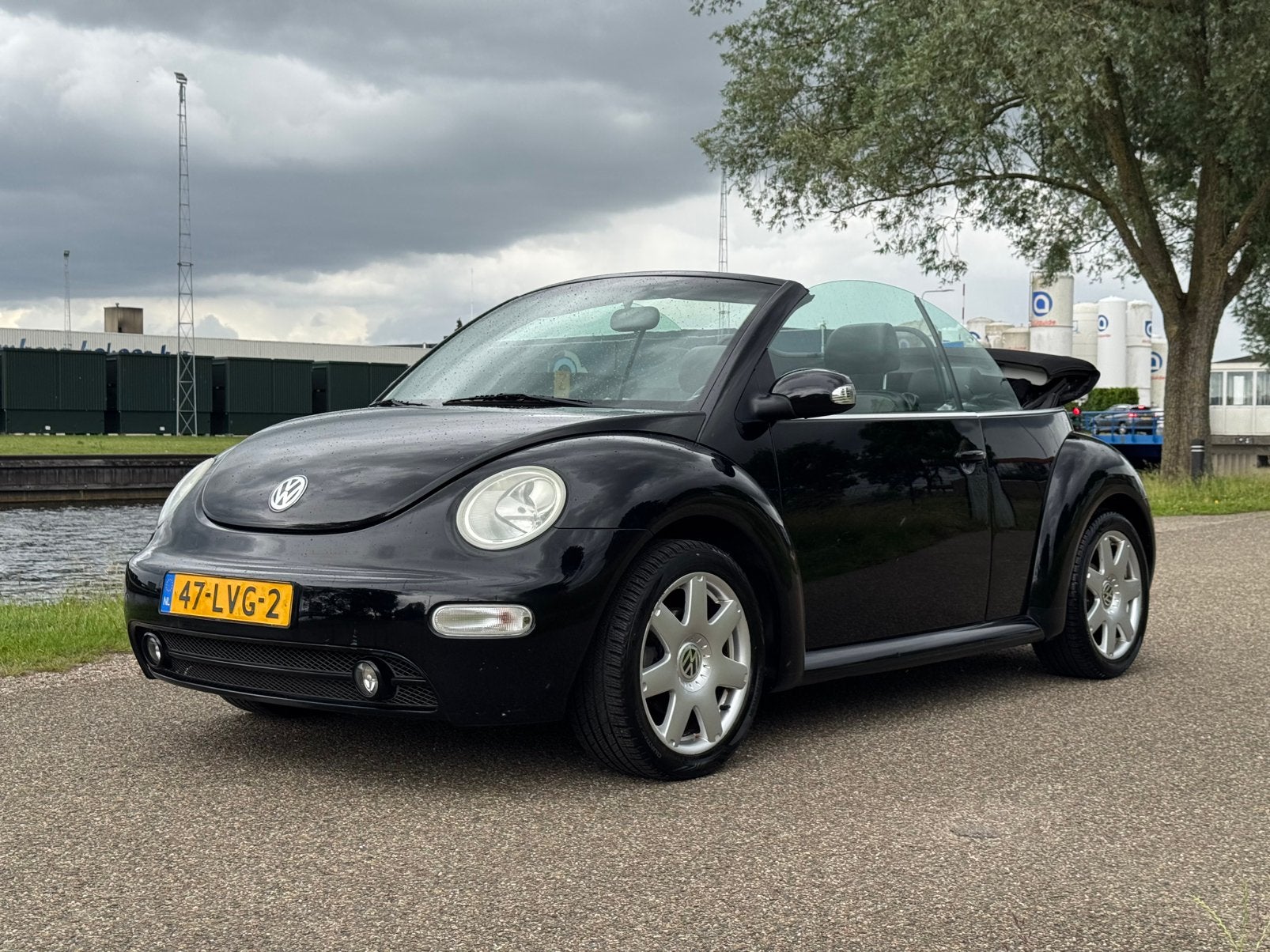 Volkswagen Beetle 2.0 Highline Cabriolet |Airco, stoelverw., Voorwielaandrijving, 4 cilinders, 4 stoelen, Zwart