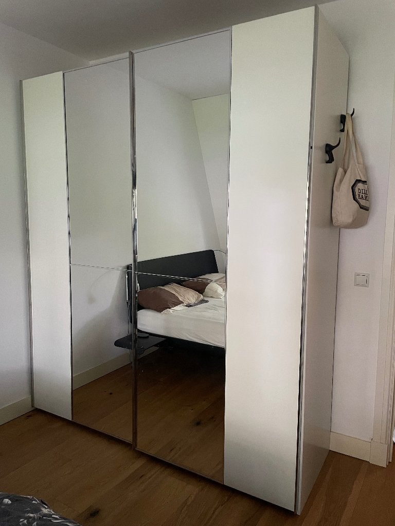 Kledingkast 200Bx235Hx68D van Goossens
