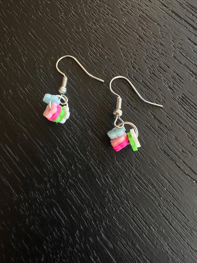 Zelfgemaakte Kleurrijke Oorbellen met Kleine Bloemetjes, Ophalen, Nieuw, Overige kleuren, Oorbellen