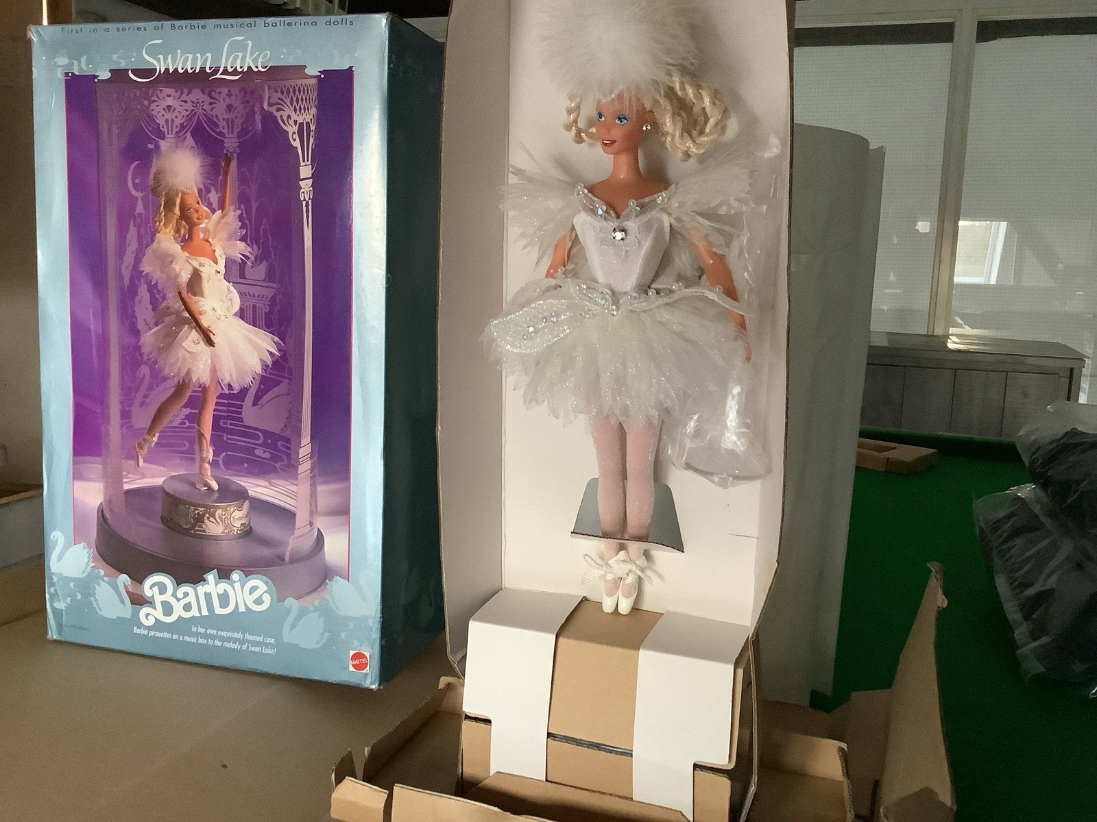 Barbie Swan Lake Musical Ballerina Pop - Nieuw in doos, Ophalen of Verzenden, Nieuw, Pop