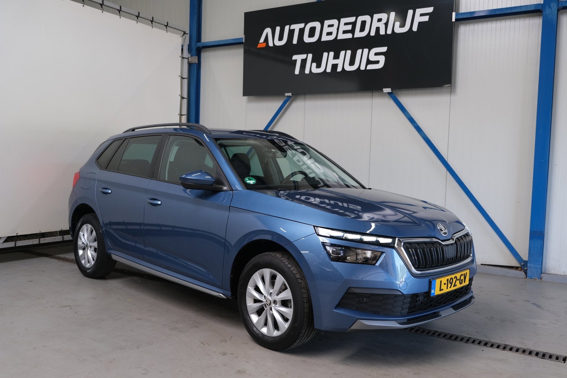 Skoda Kamiq 1.0 TSI Business Edition Automaat - N.A.P. Airco, Auto's, Dealer onderhouden, Gebruikt, Euro 6, Blauw