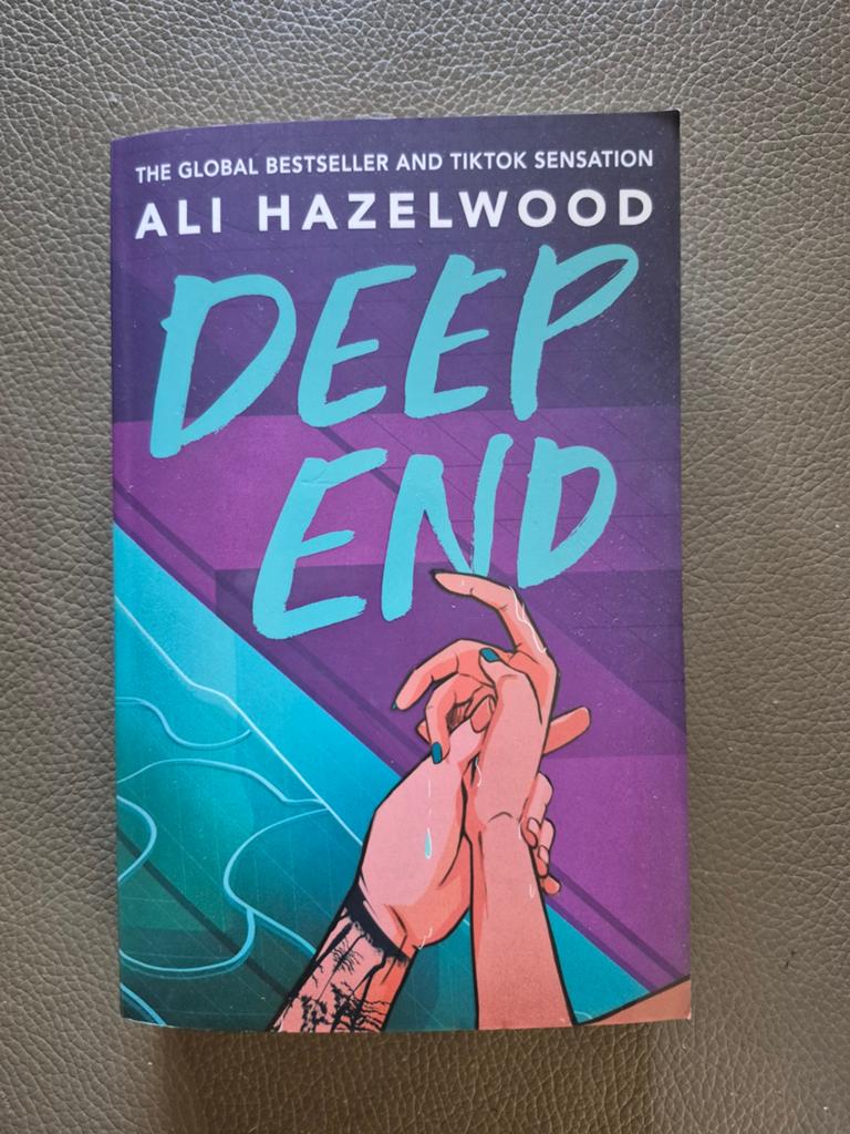 Ali hazelwood - deep end, Boeken, Ophalen of Verzenden