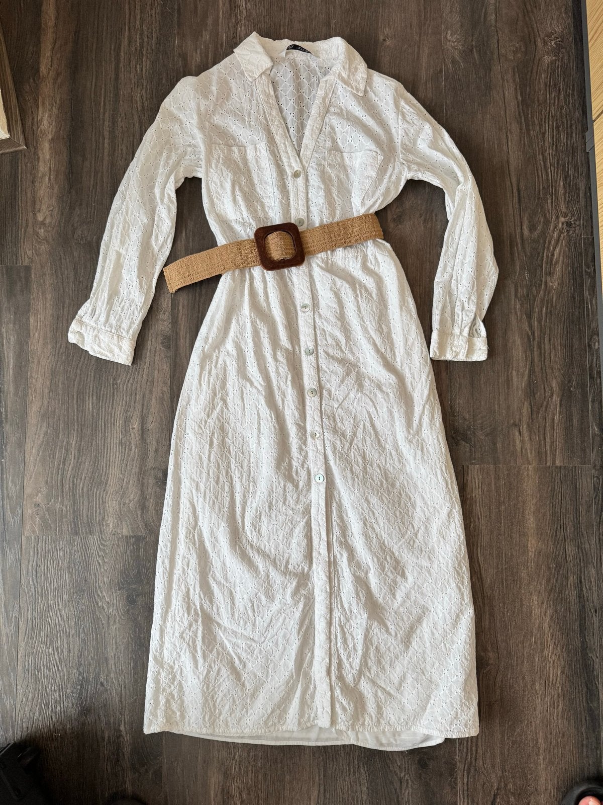 Zara Witte Broderie Jurk met Riem - Kleine Beschadiging, Wit, Ophalen of Verzenden, Maat 36 (S), Gedragen