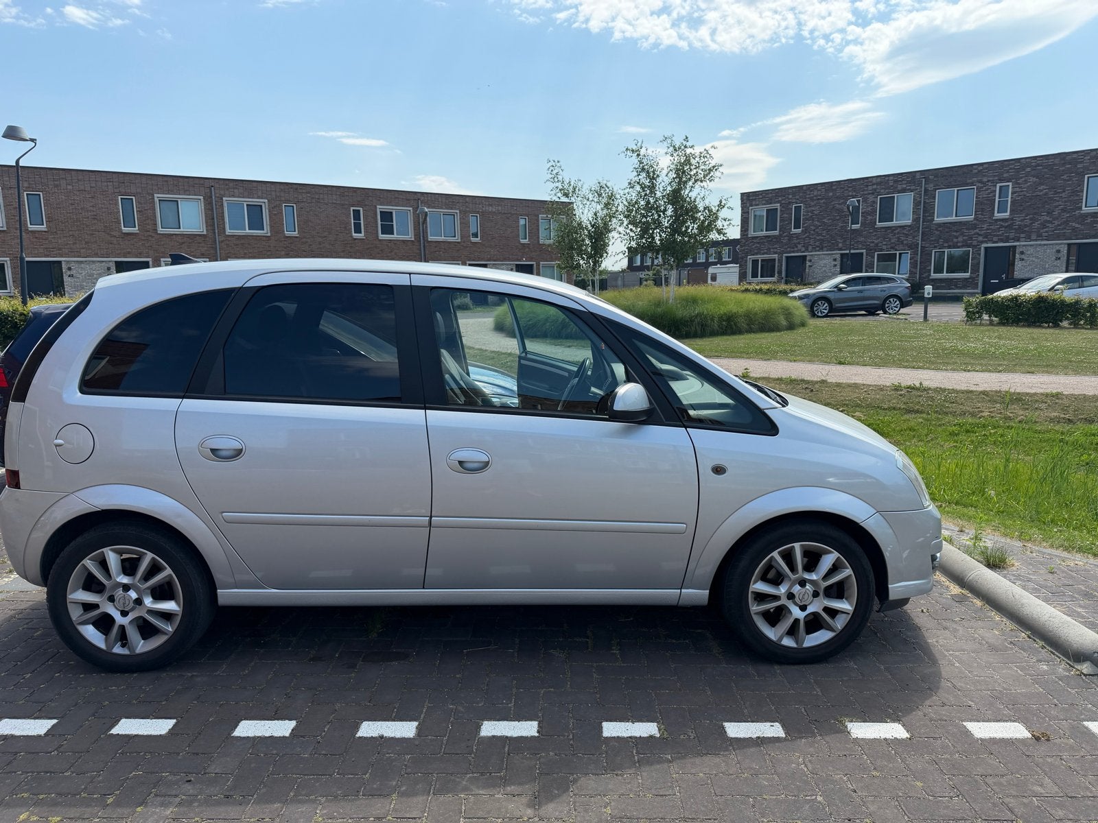 Opel Meriva 1.6-16V Cosmo – 2010 – defect/reparatie/export, Auto's, Opel, Voorwielaandrijving, 15 km/l, 4 cilinders, Origineel Nederlands