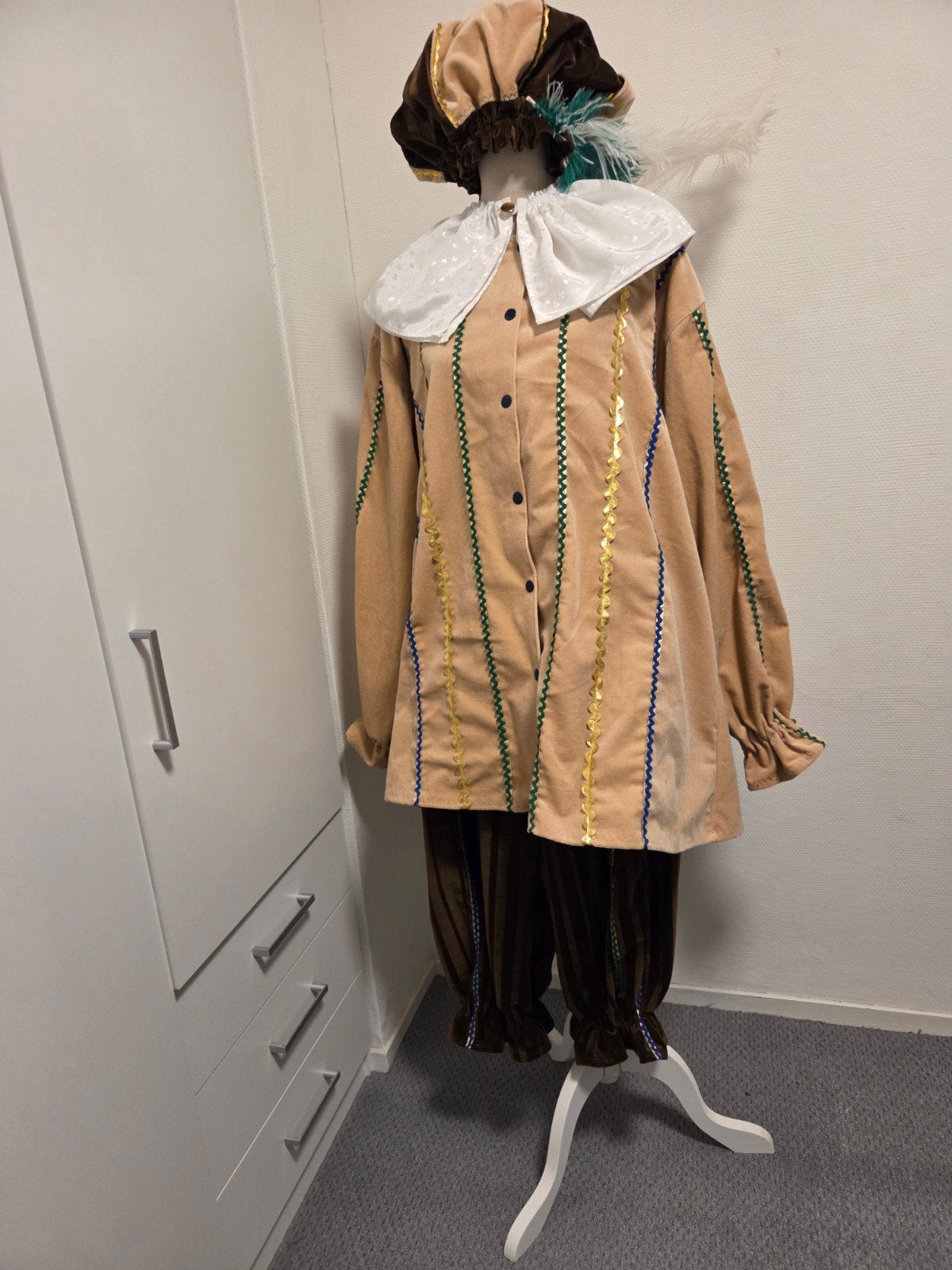 Supermooi origineel fluwelen pietenpak,heren mt 52/54 xl, Ophalen of Verzenden, Nieuw
