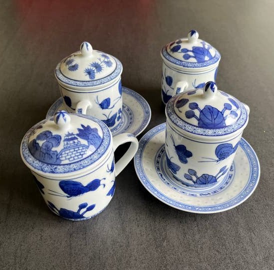 Set van 4 Chinese theekopjes met deksel en schotel, Ophalen