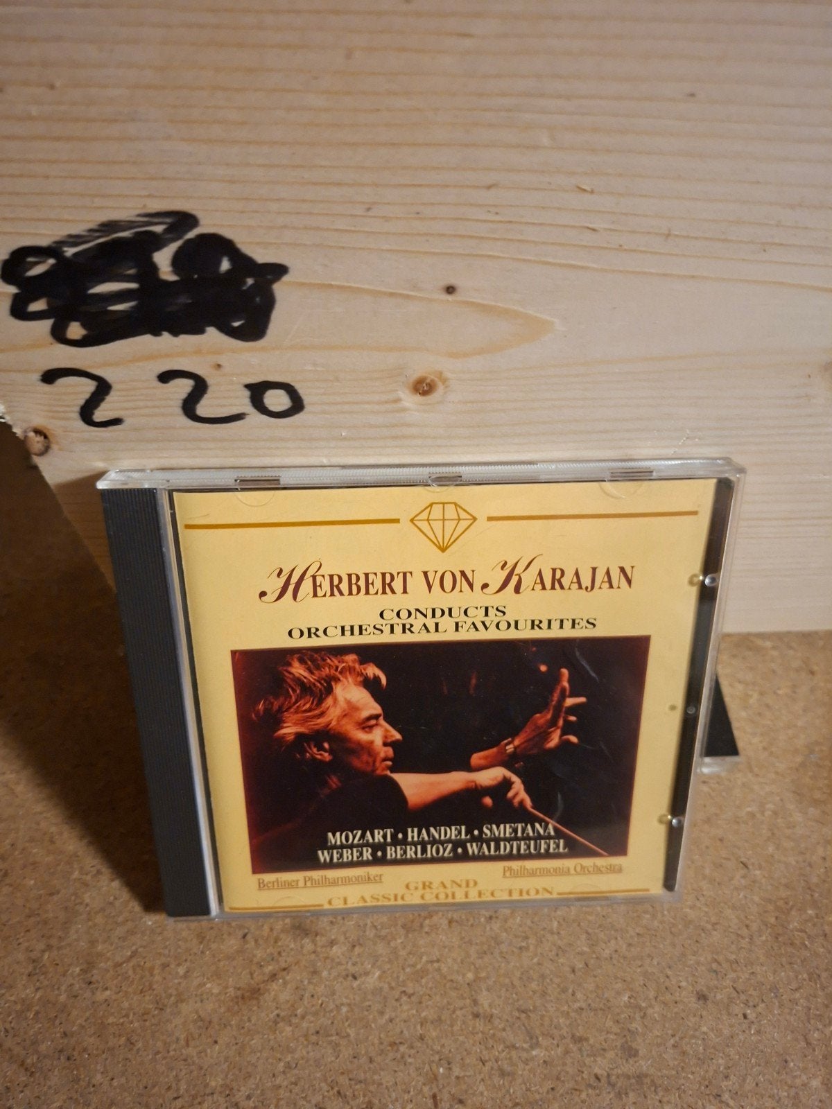 Herbert von Karajan - Orchestral Favourites CD, Cd's en Dvd's, Gebruikt, Mozart, Ophalen of Verzenden, Classicisme