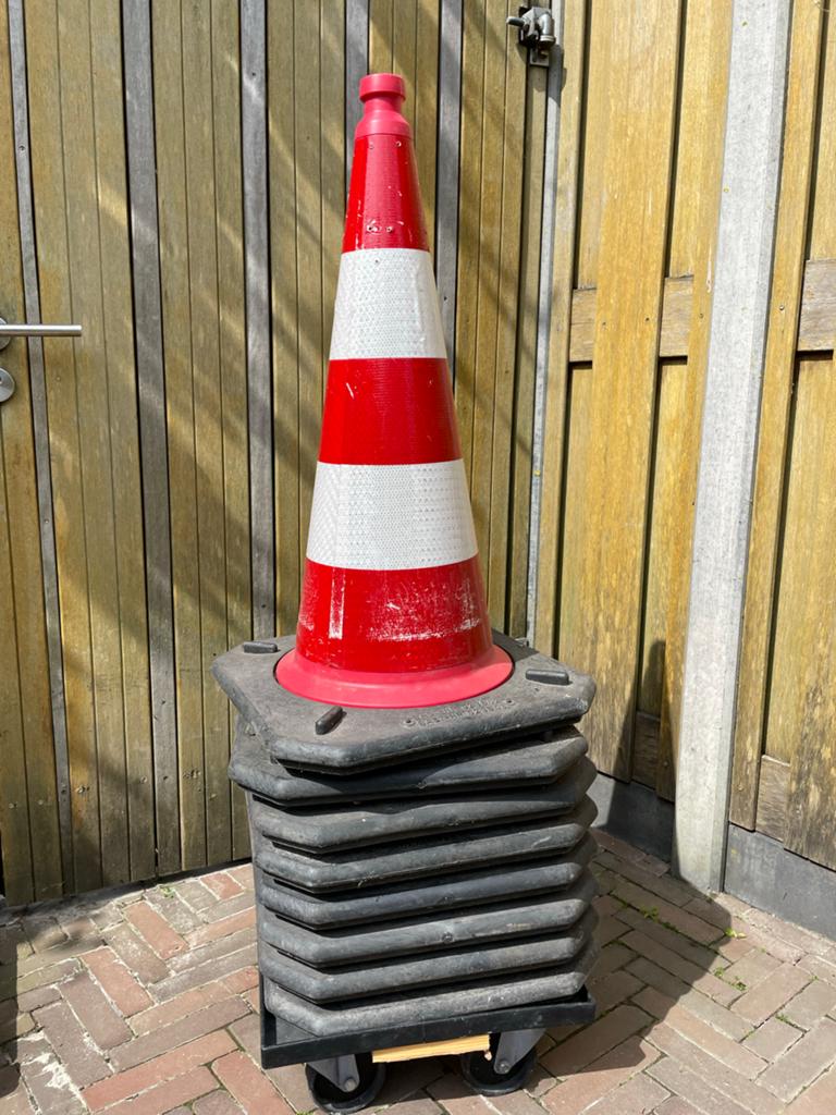 Verkeerskegels/pion acht stuks, Doe-het-zelf en Verbouw, Ophalen, Gebruikt