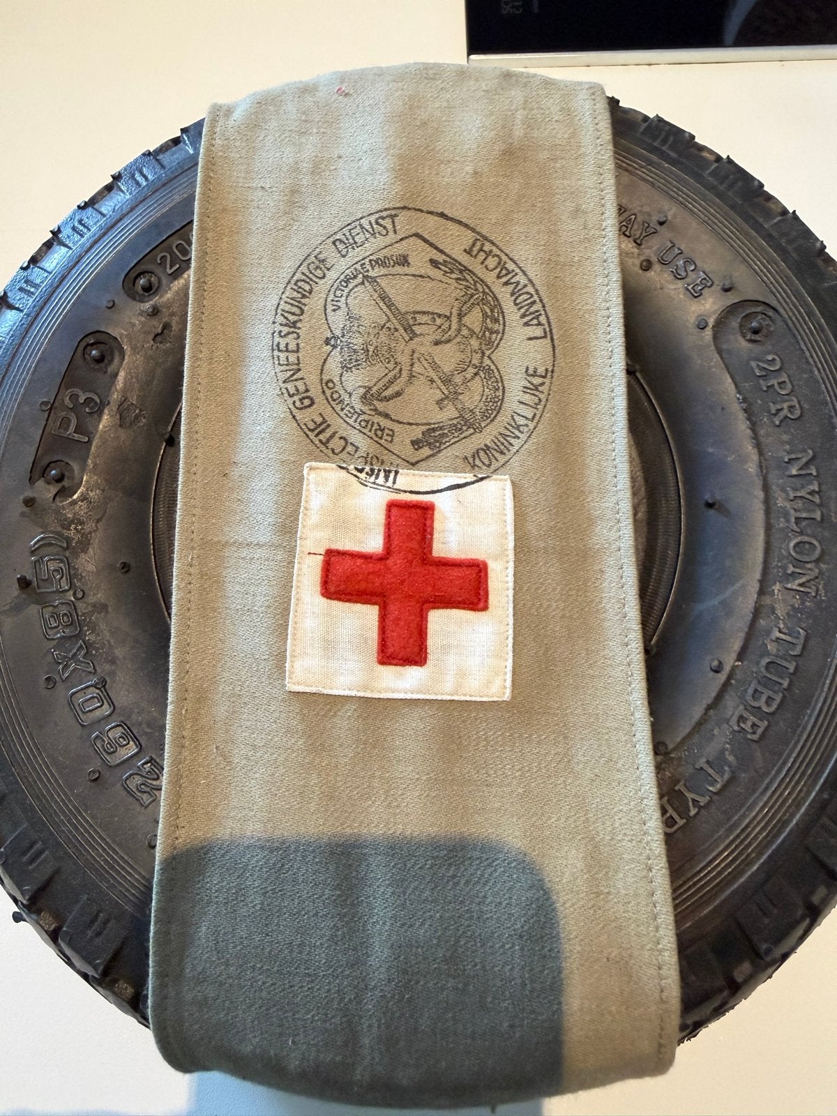 Historische Landmacht Geneeskundige Dienst Armband, Ophalen of Verzenden, Landmacht, Nederland, Kleding of Schoenen