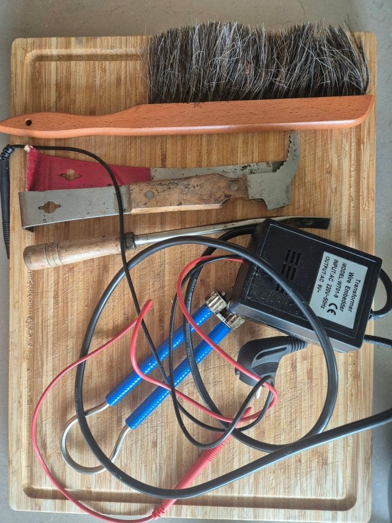 Imkergereedschap, Bijen