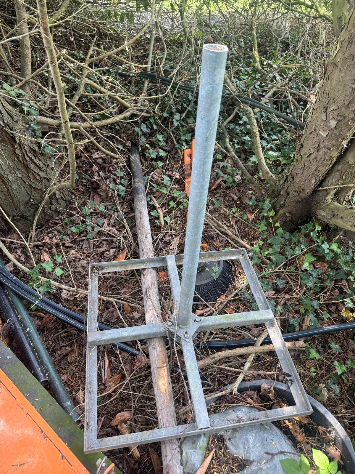 Antennebevestiging voor plat dak - Stevige mastvoet, Telecommunicatie, Antennes en Masten, Ophalen, Gebruikt, Toebehoren